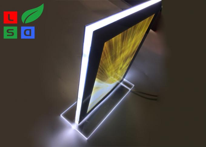 El doble echó a un lado el tamaño cristalino del formato de la caja de